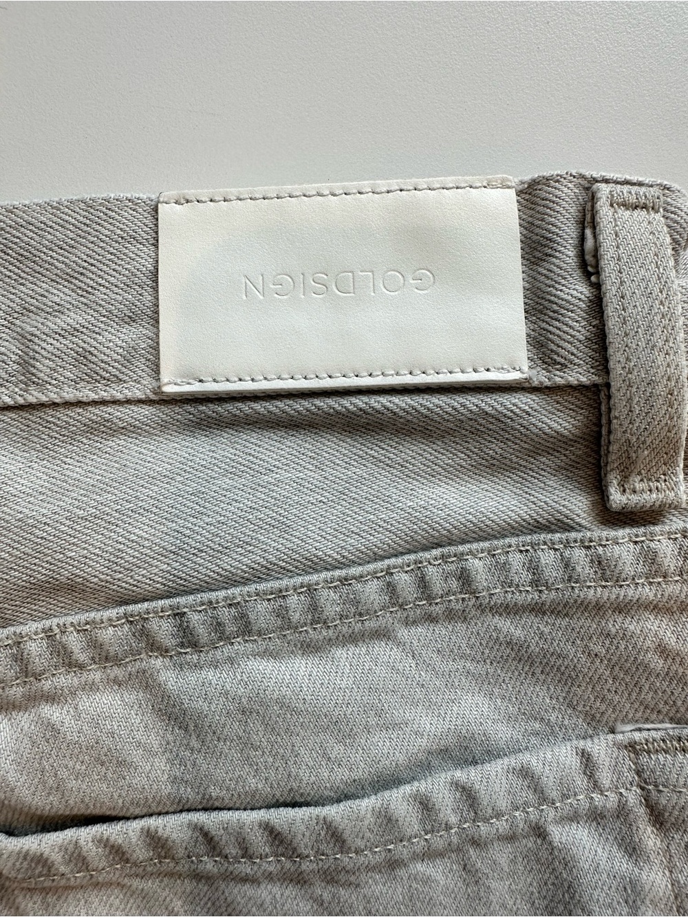 GOLDSIGN Cream High Rise Straight Leg Jeans Size 28